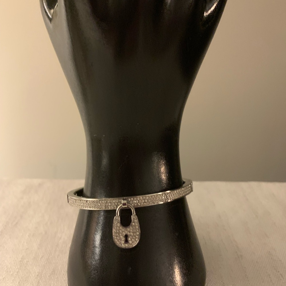 MICHAEL KORS hinged BANGLE BRACELET SILVER/TONE - Picture 2 of 6